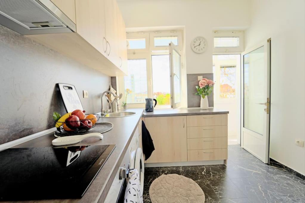 Apartament Cozy 1-bedroom Flat In The Very Center Of Sofia