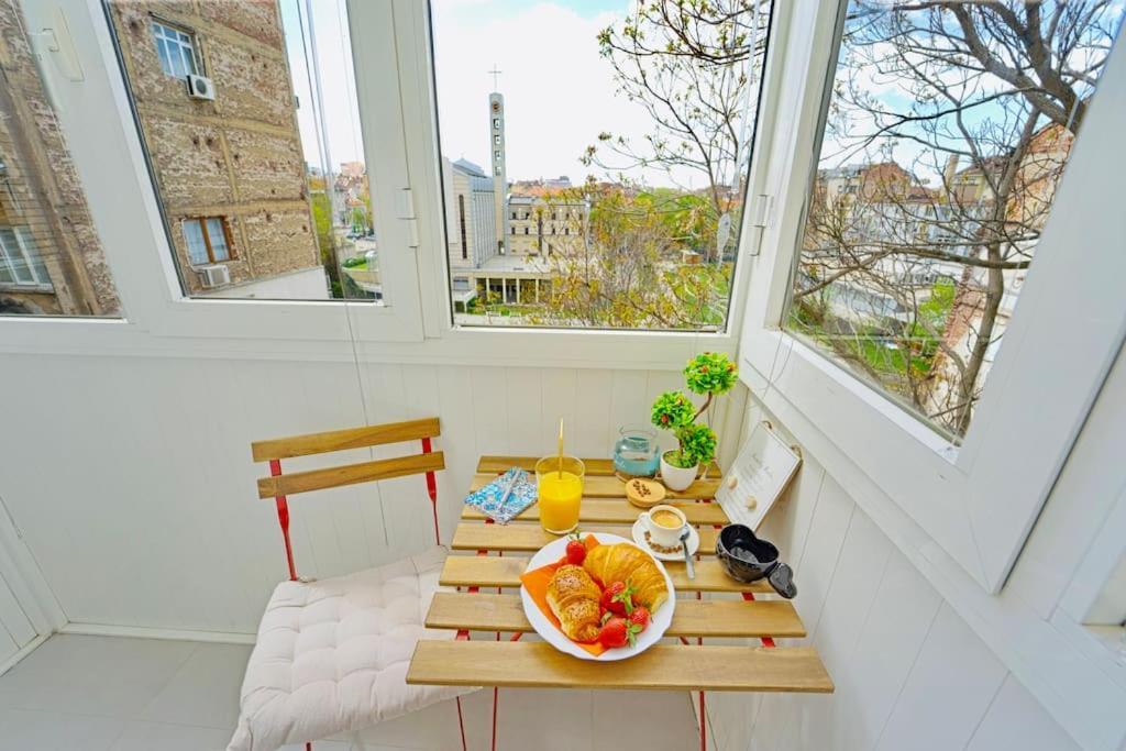 Cozy 1-bedroom Flat In The Very Center Of *